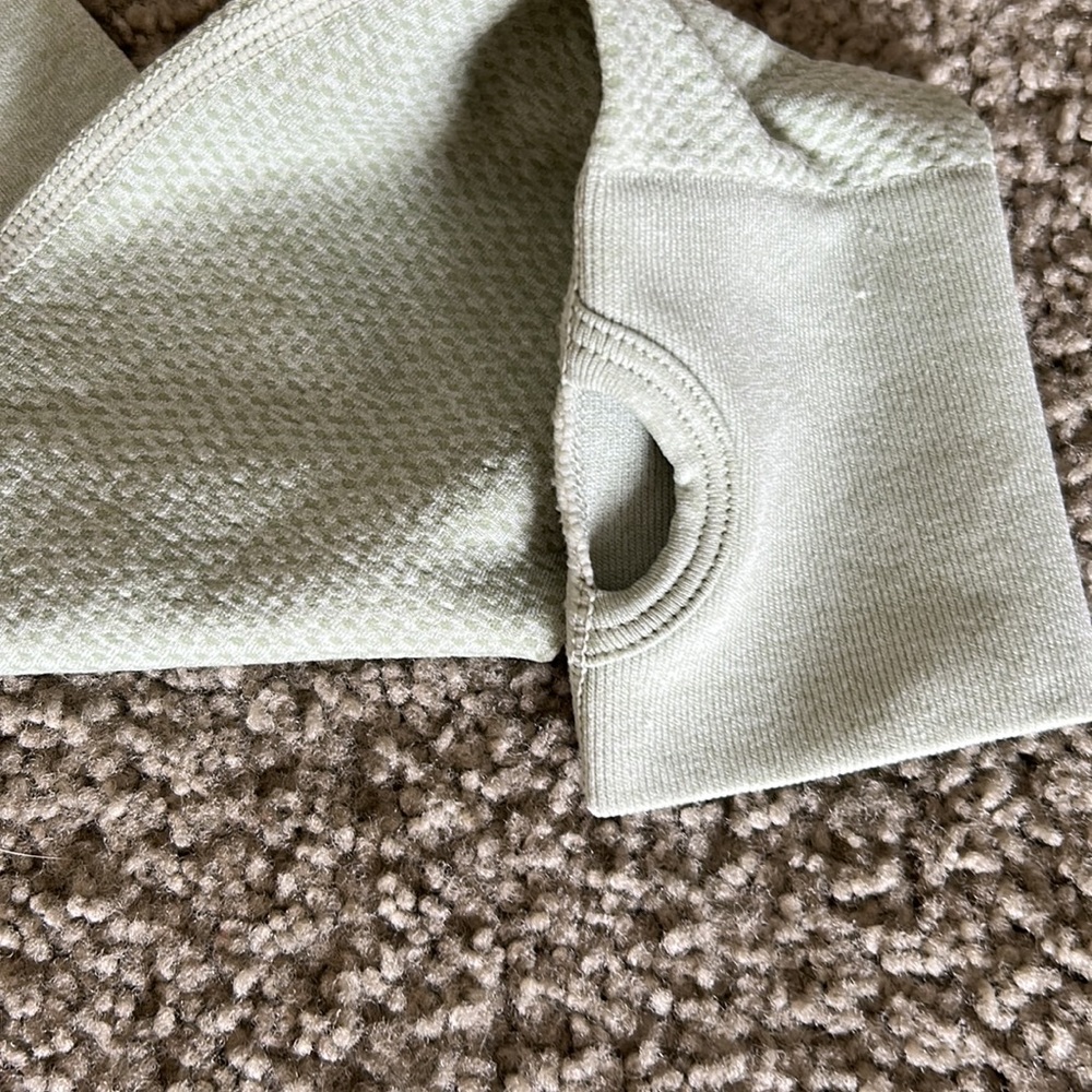 LIGHT GREEN WORKOUT LONG SLEEVE - Picture 3 of 4